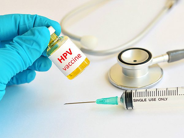 Tiêm vắc xin HPV có thể giảm nguy cơ lây nhiễm 2 loại HPV nguy cơ cao - nguyên nhân chính gây ung thư cổ tử cung