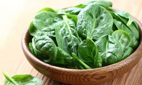 Rau củ quả đặc biệt là các loại rau màu xanh đậm rất tốt cho hệ tiêu hóa do chứa nhiều vitamin, khoáng chất, chất xơ.