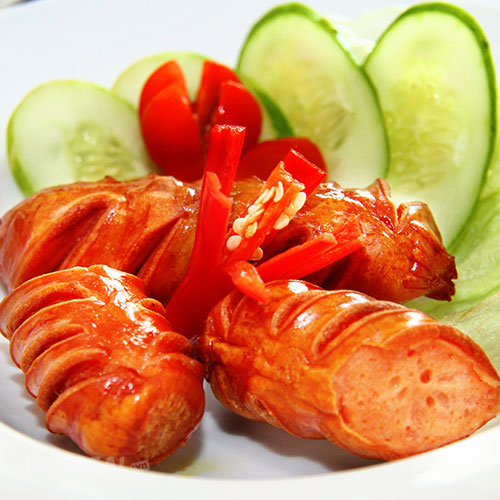 Các loại thức ăn chế biến sẵn, đồ ăn nhanh như: xúc xích, thịt hộp, thịt xông khói, pizza, hambeger, sanwich,… đều không tốt với trẻ khi bị rối loạn tiêu hóa. Khi trẻ bị rối loạn tiêu hóa, mẹ không nên cho trẻ ăn các đồ ăn này vì đó là thực phẩm khó tiêu.