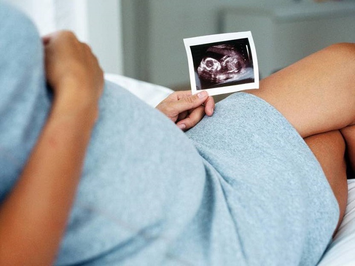 Dựa trên kết quả siêu âm, bác sĩ có thể tính được tuổi thai với tỷ lệ chính xác cao.