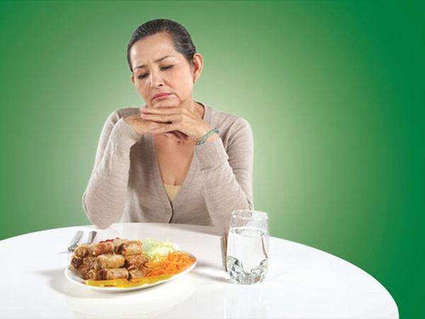 Khi bị đau dạ dày người bệnh sẽ thấy triệu chứng chán ăn, mất cảm giác ngon miệng