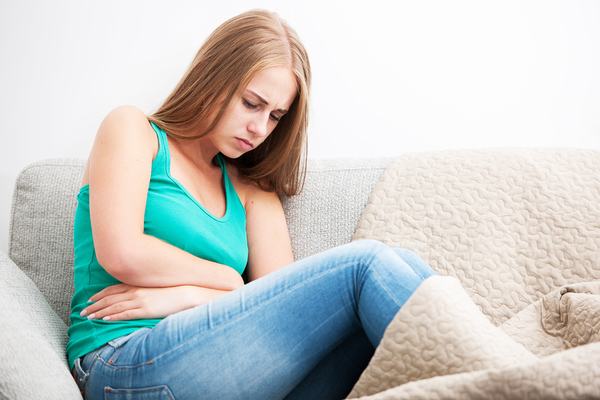 Thường xuyên đau bụng là triệu chứng thường gặp ở người đau dạ dày