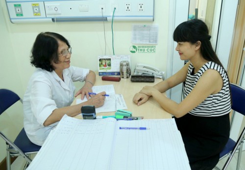Khi có dấu hiệu nghi ngờ mắc u nang tuyến vú, bệnh nhân nên đến các cơ sở chuyên khoa để thăm khám kịp thời (ảnh mang tính chất minh họa)