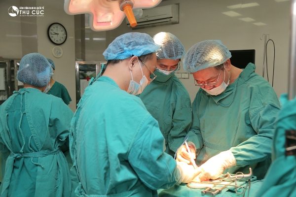 Phẫu thuật cắt tuyến tiền liệt triệt căn được bác sĩ xem xét trong trường hợp u khu trú tại chỗ