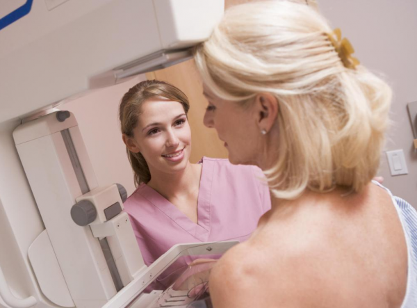 X quang vú là phương pháp chuẩn có giá trị sàng lọc và chẩn đoán ung thư vú cao