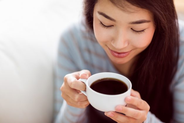 Cà phê là một trong những thủ phạm gây khiến cho răng bị ố vàng