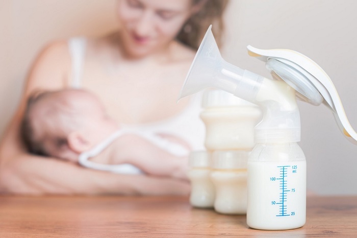  Mẹ bị nhiễm HIV nên nuôi con bằng sữa công thức để giảm thiểu nguy cơ lây truyền sang con.