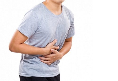 Đau bụng là một trong những triệu chứng thường gặp ở bệnh nhân xoắn ruột