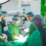 Tại sao cần phải thực hiện phẫu thuật cắt bỏ u xơ tử cung?