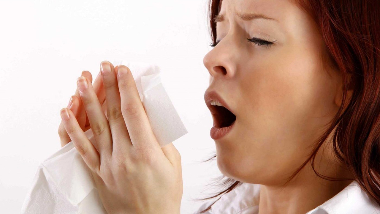 Có phương pháp nào để giảm đau rát cổ họng ho khan?
