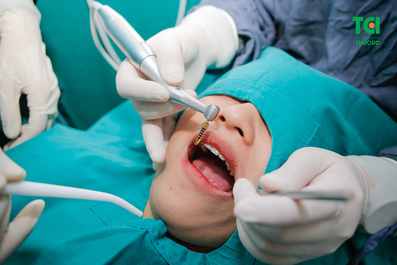 Cấy răng implant có cần sử dụng thuốc tê không?
