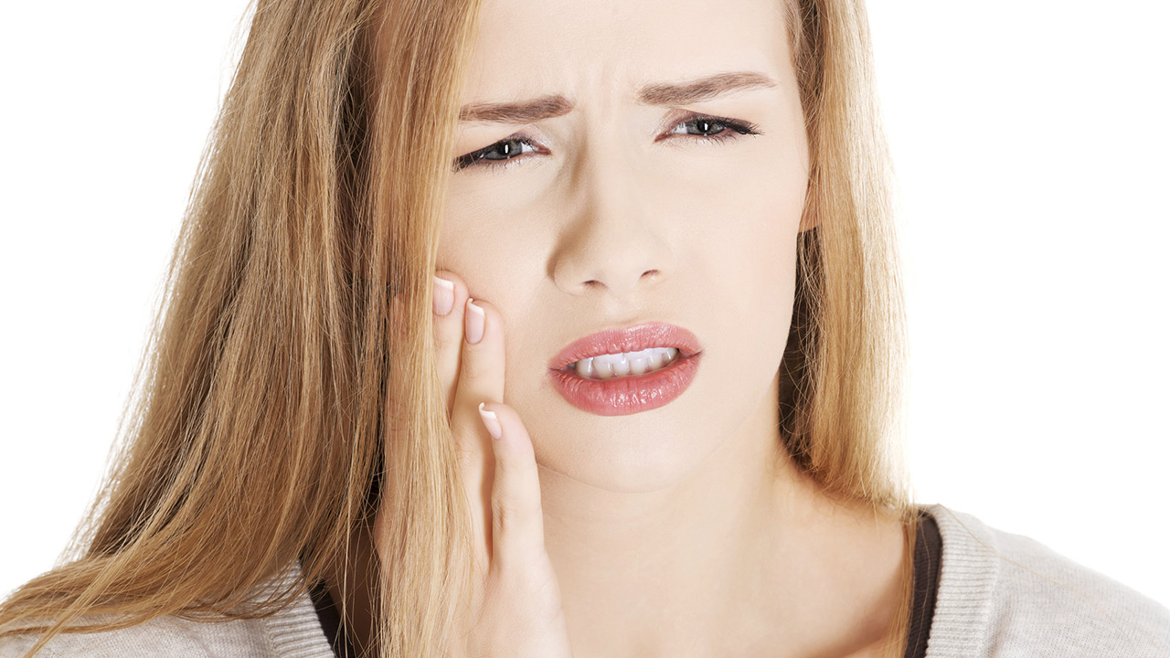 Điều gì xảy ra khi khớp thái dương hàm bị viêm?

