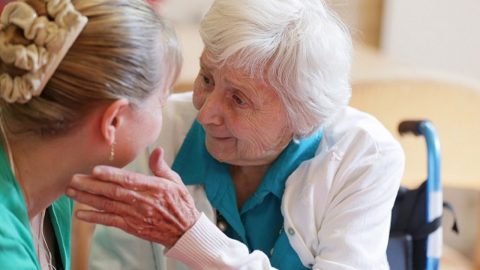 Bệnh alzheimer và cách chăm sóc người bệnh cho đúng