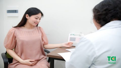 Nguyên nhân gây viêm đường tiết niệu khi mang thai 3 tháng đầu?