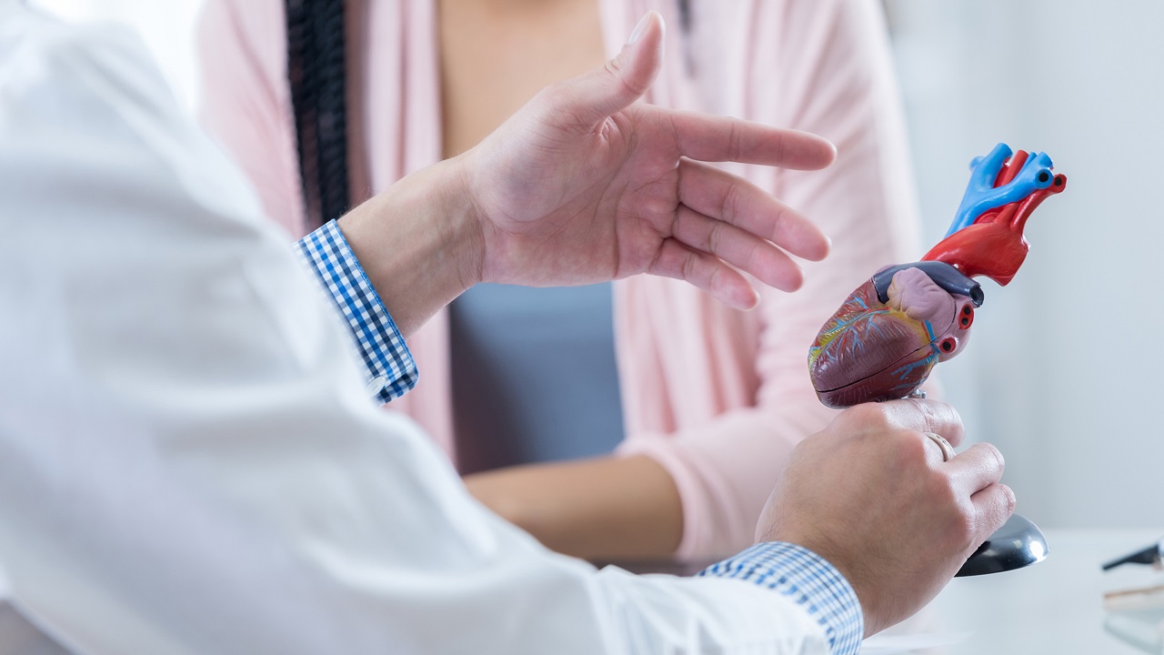 Có tác động gì đến sức khỏe nếu để bệnh hở van tim 2 lá không được điều trị kịp thời? 
