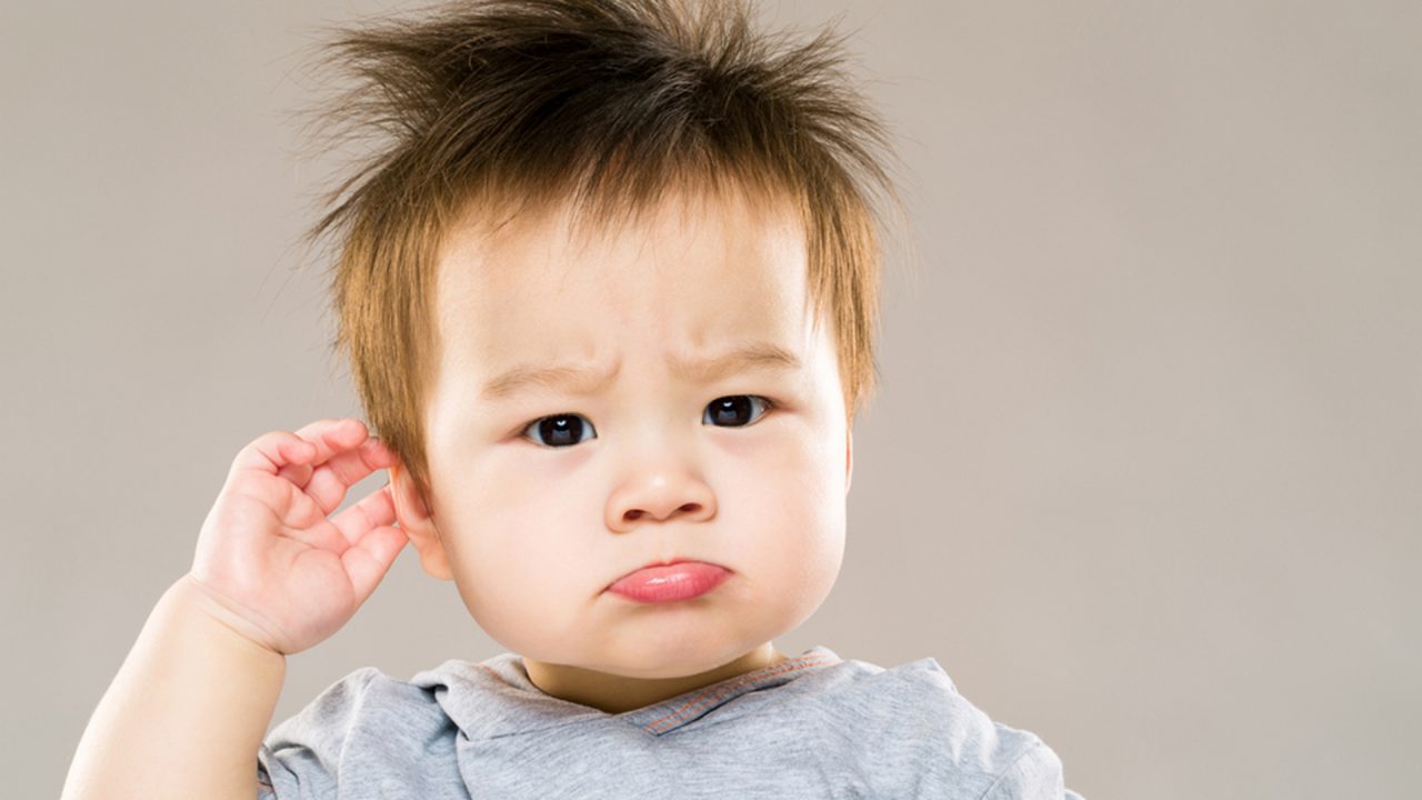 Có cách nào để điều trị viêm tai giữa ở trẻ 2 tuổi không cần phẫu thuật?
