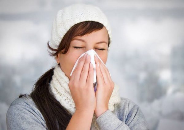 Viêm mũi dị ứng thường xảy ra vào giai đoạn thời tiết chuyển mùa hoặc khi thời tiết chuyển lạnh