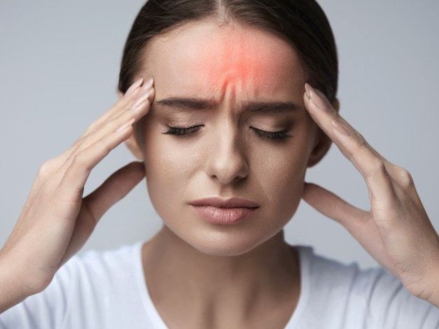Viêm xoang nói chung và viêm xoang sàng sau đều khiến người bệnh bị những cơn đau nhức đầu hành hạ.