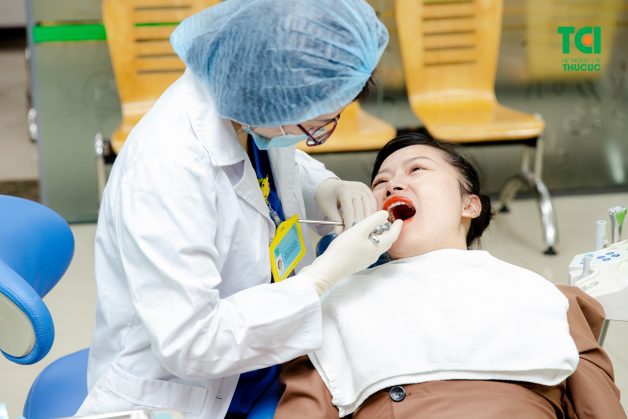 Người có bệnh lý răng miệng cần điều trị dứt điểm trước khi tẩy trắng răng