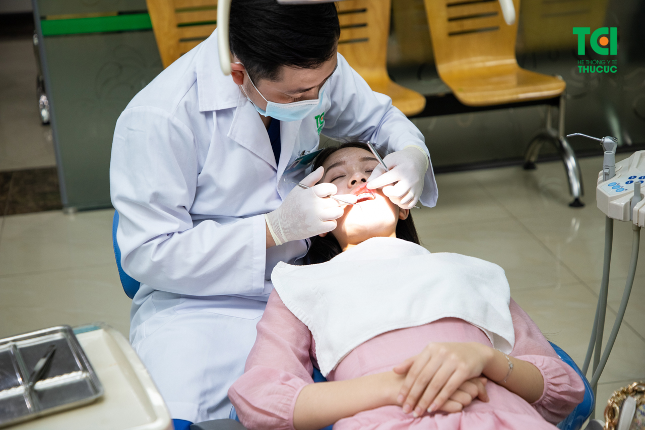Cần thăm khám và chụp phim X-quang sau niềng răng khi gặp tình trạng khớp cắn sâu là vì lý do gì?
