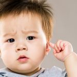 Dấu hiệu nhận biết bệnh viêm tai giữa ở trẻ sơ sinh