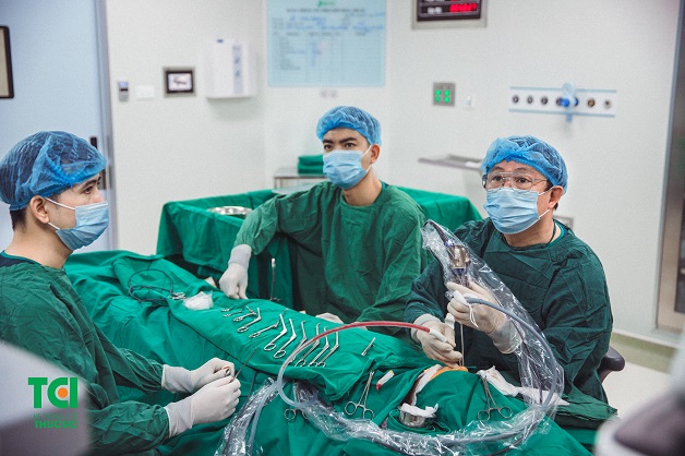 Một ca phẫu thuật xoang được thực hiện thành công tại Chuyên khoa Tai-Mũi-Họng của Bệnh viện Đa khoa Quốc tế Thu Cúc