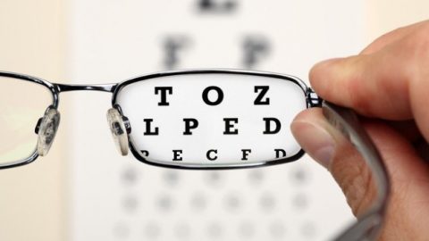Quy trình đo thị lực và kiểm tra mắt diễn ra như thế nào?