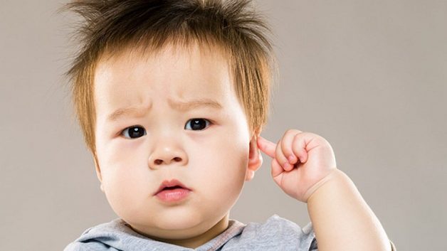 Có nhiều nguyên nhân gây ra bệnh viêm tai giữa ở trẻ em