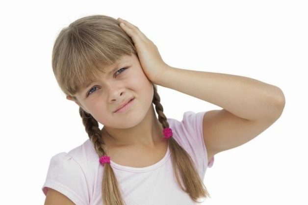 Có nhiều nguyên nhân khiến trẻ bị viêm tai giữa cấp tính