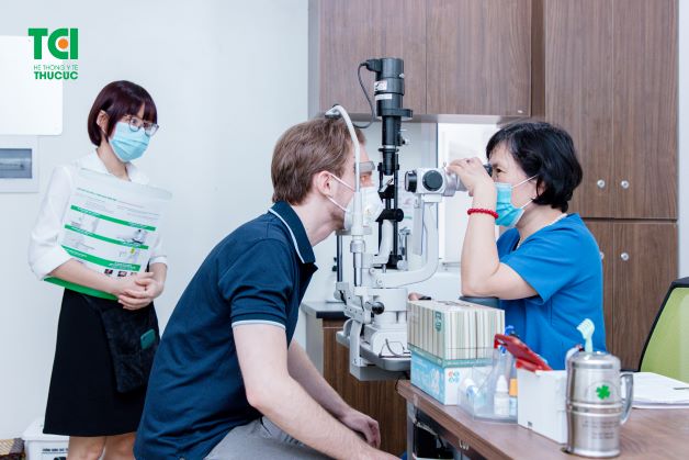 Một số biện pháp nhằm kiểm tra loạn thị có thể được áp dụng như: bác sĩ kiểm tra thị lực bằng bảng đo thị lực, đo độ cong giác mạc, kiểm tra khúc xạ, bản đồ giác mạc…