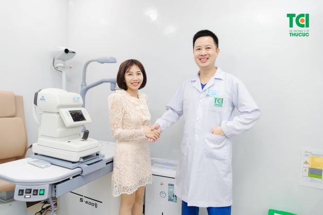 Chuyên khoa Mắt của Hệ thống Y Tế Thu Cúc tự hào là địa chỉ tin cậy hàng đầu tại Hà Nội trong lĩnh vực thăm khám và điều trị những bệnh lý liên quan tới mắt chất lượng cao được đông đảo khách hàng lựa chọn. 