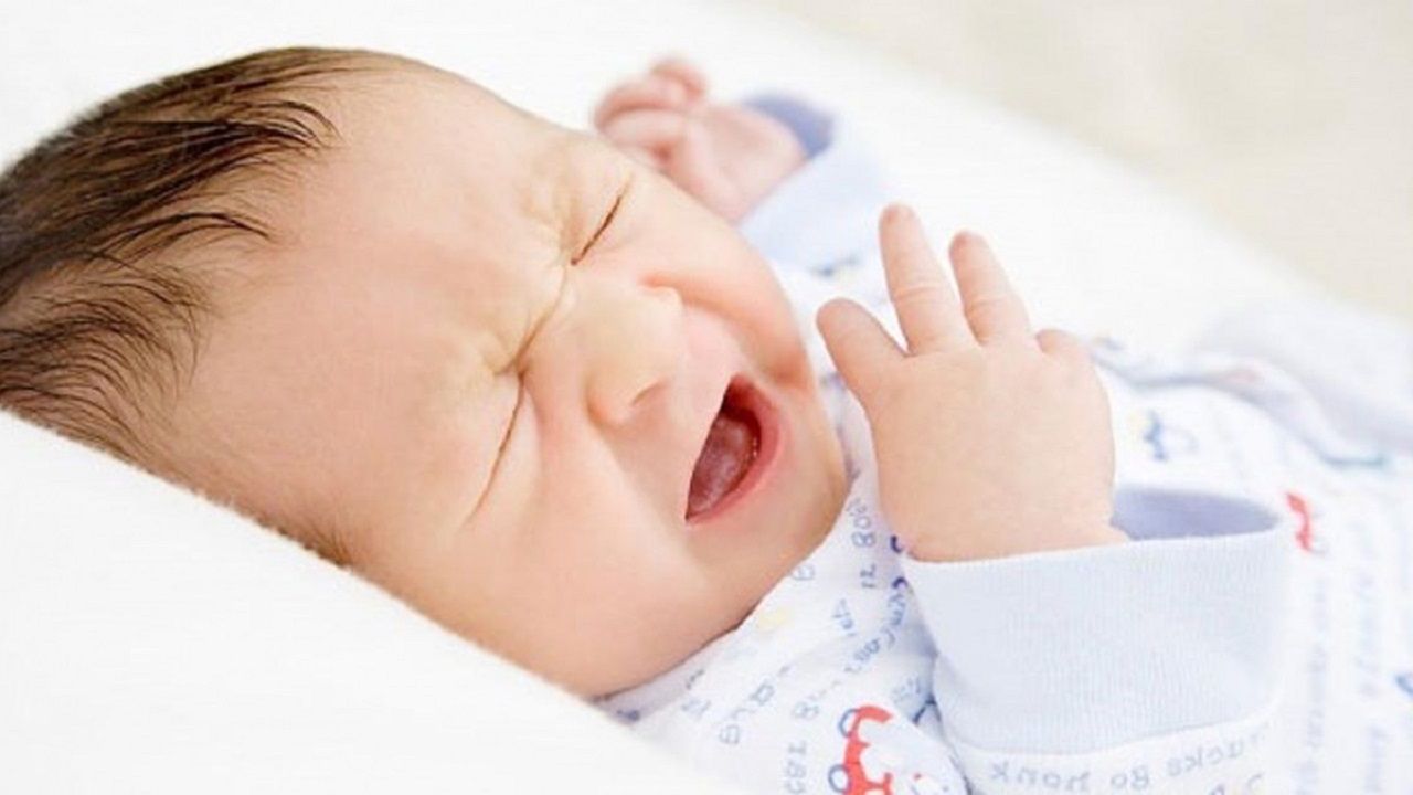 Trẻ bị viêm phế quản có phải bị sốt không?
