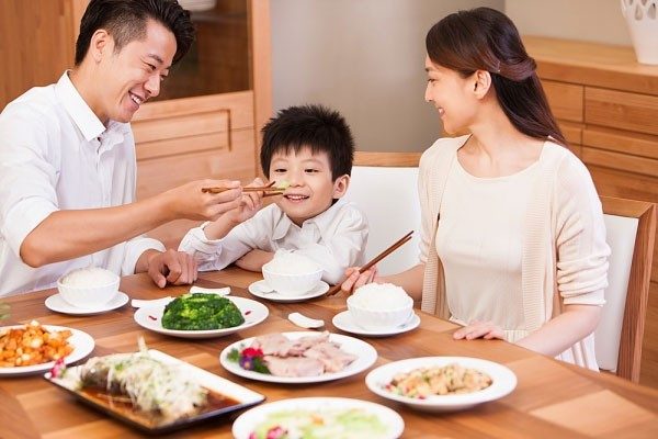 Khẩu phần dinh dưỡng hàng ngày là yếu tố vô cùng quan trọng giúp trẻ phát triển tốt