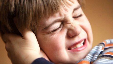 Nguyên nhân và cách điều trị viêm tai giữa mạn tính ở trẻ em