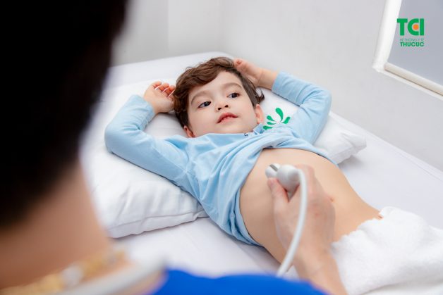 Khi thấy có các triệu chứng của lồng ruột ở trẻ em cha mẹ nên đưa trể đến viện càng sớm càng tốt