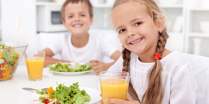 Đảm bảo dinh dưỡng tốt cho con giúp con tăng cường sức đề kháng