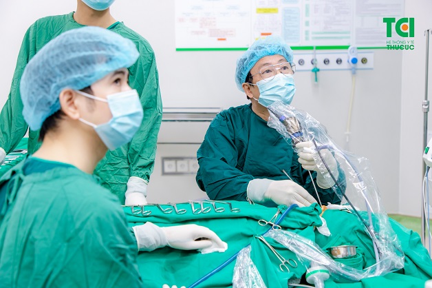 Một ca phẫu thuật xoang diễn ra tại Bệnh viện Đa khoa Quốc tế Thu Cúc