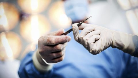Chi phí phẫu thuật cắt bao quy đầu bao gồm những khoản nào?