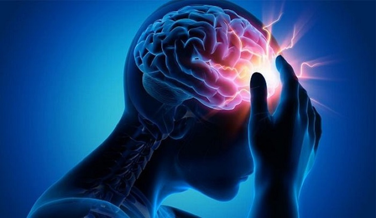 Nguyên nhân gây đau dây thần kinh tai phải là gì?
