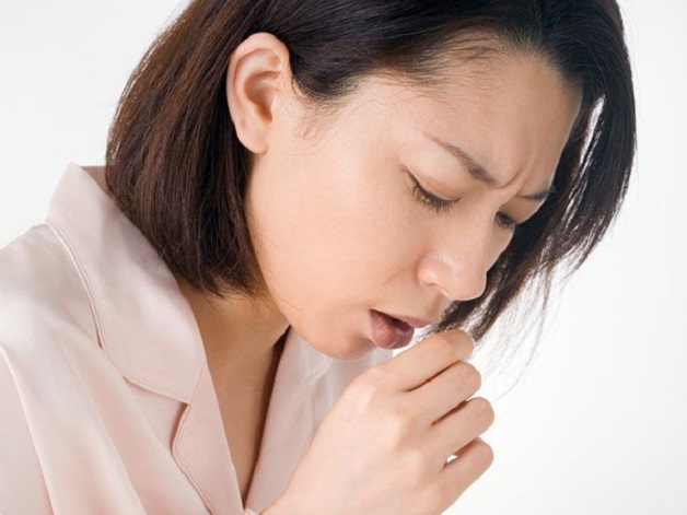 Phù nề gây ảnh hưởng đến việc thở của người bệnh, khiến người bệnh thở khó khăn hơn