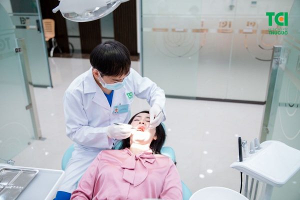 Trám răng, hàn răng là một trong các trường hợp được áp dụng bảo hiểm y tế