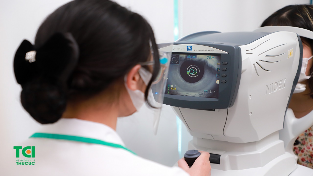 Siêu âm mắt có thể dùng để chẩn đoán được những bệnh liên quan đến mắt nào?
