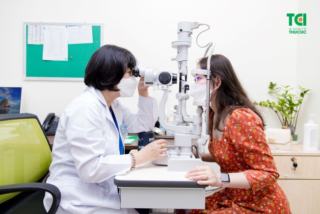 Siêu âm mắt chỉ định thực hiện khi người bệnh đang mắc một vấn đề nào đó ở mắt nhưng không rõ nguyên nhân hoặc người bệnh vừa gặp phải một chấn thương ở vùng mắt, cũng như hỗ trợ và kết hợp cùng các thiết bị khác trong quá trình thăm khám