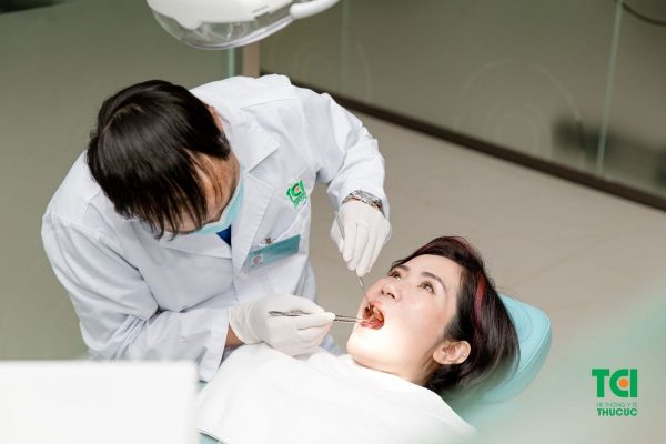 Để biết niềng răng giá bao nhiêu tiền, bạn nên liên hệ tới các cơ sở nha khoa để được thăm khám, tư vấn cụ thể