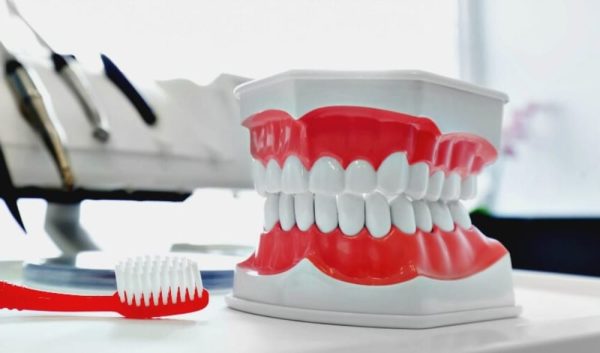 Vệ sinh răng miệng khoa học với 5 bước chải răng đúng cách theo khuyến cáo của bác sĩ nha khoa