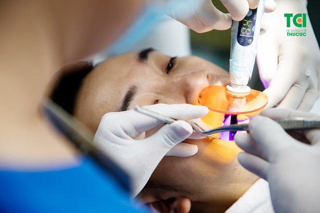 Quy trình nhổ răng tại Thu Cúc TCI được thực hiện bởi đội ngũ bác sĩ Răng Hàm Mặt đầu ngành giàu chuyên môn