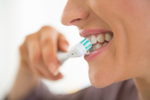 Chăm sóc răng miệng đúng cách sẽ làm giảm nguy cơ mắc bệnh, giữ gìn sức khỏe và thẩm mỹ cho hàm răng