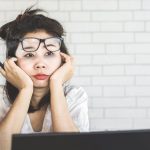 Làm gì để cải thiện tình trạng mất ngủ mắt thâm quầng?