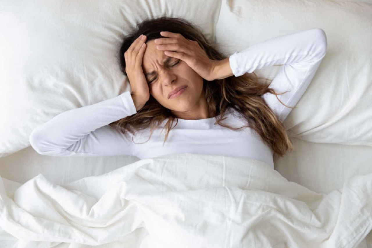 Đau đầu mất ngủ ở nữ giới nguyên nhân do đâu? | TCI Hospital
