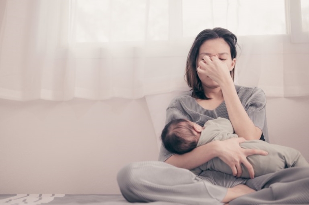 Stress, căng thẳng là một trong những nguyên nhân khiến cho mẹ bị rối loạn chu kỳ kinh nguyệt sau khi sinh em bé